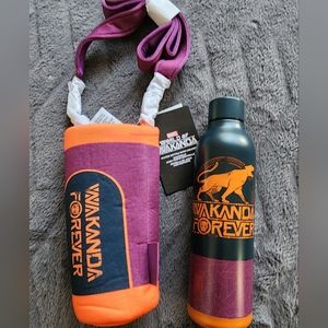 NIB Black Panther Wakanda Forever Disney Parks Exclusive Water Bottle Holder